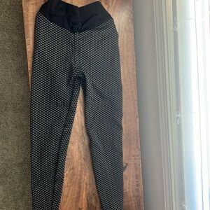 Tahira scrunch butt leggings